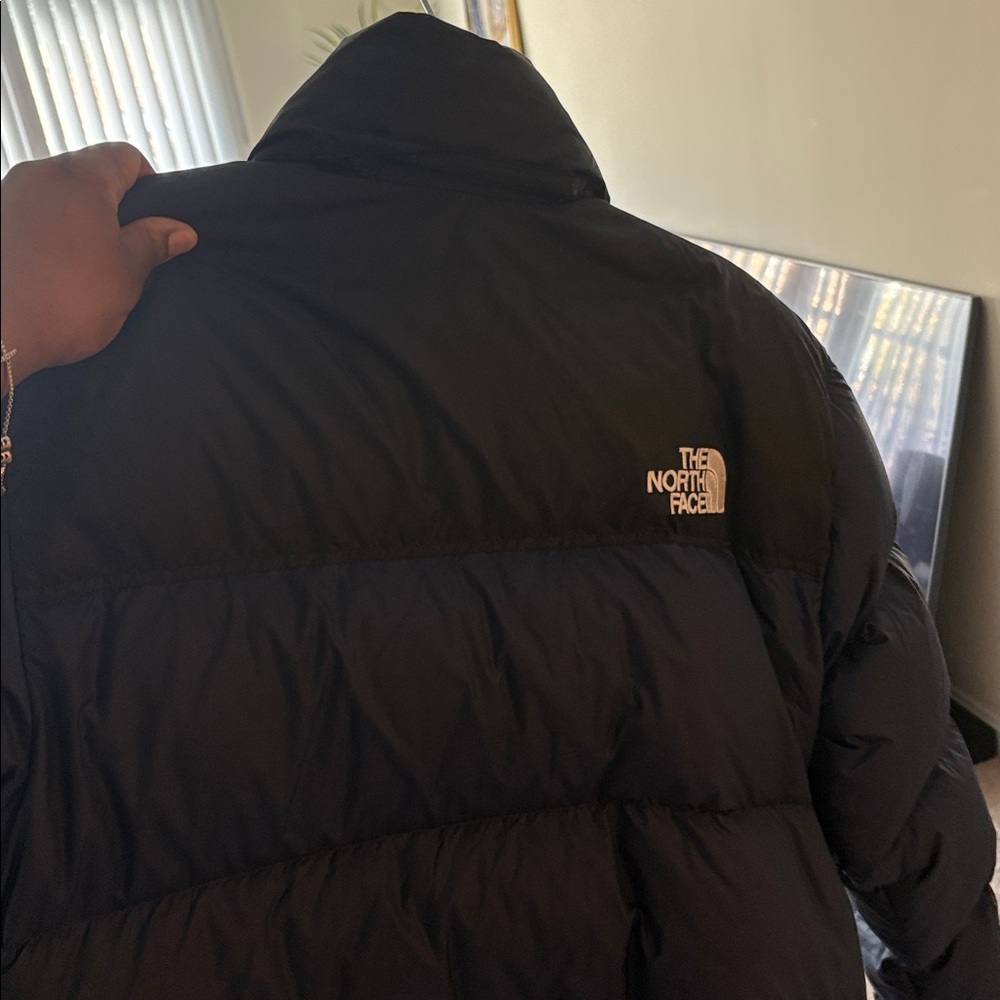 The North Face Black Puffer Jacket Size L Winter Coat Warm Zip - Picture 4 of 4